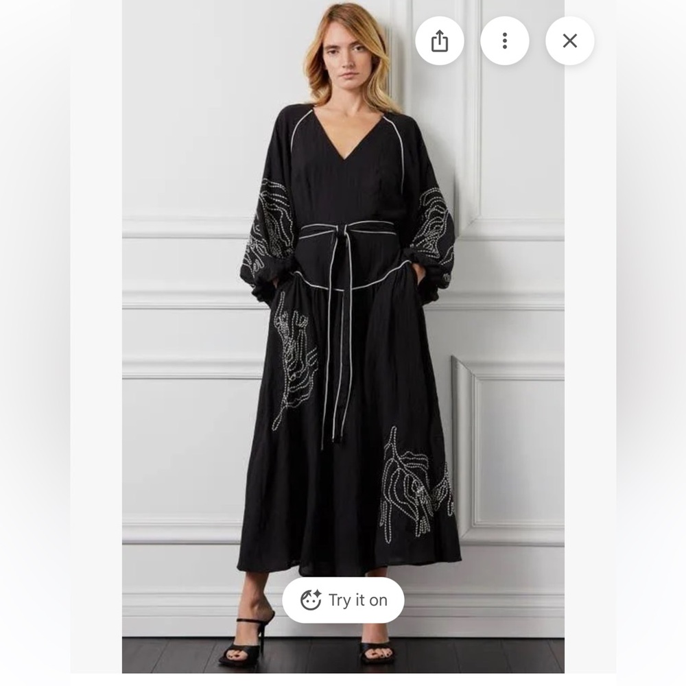 NWT Women’s Ciebon Faye Black Embroidered Maxi Dress Size Large